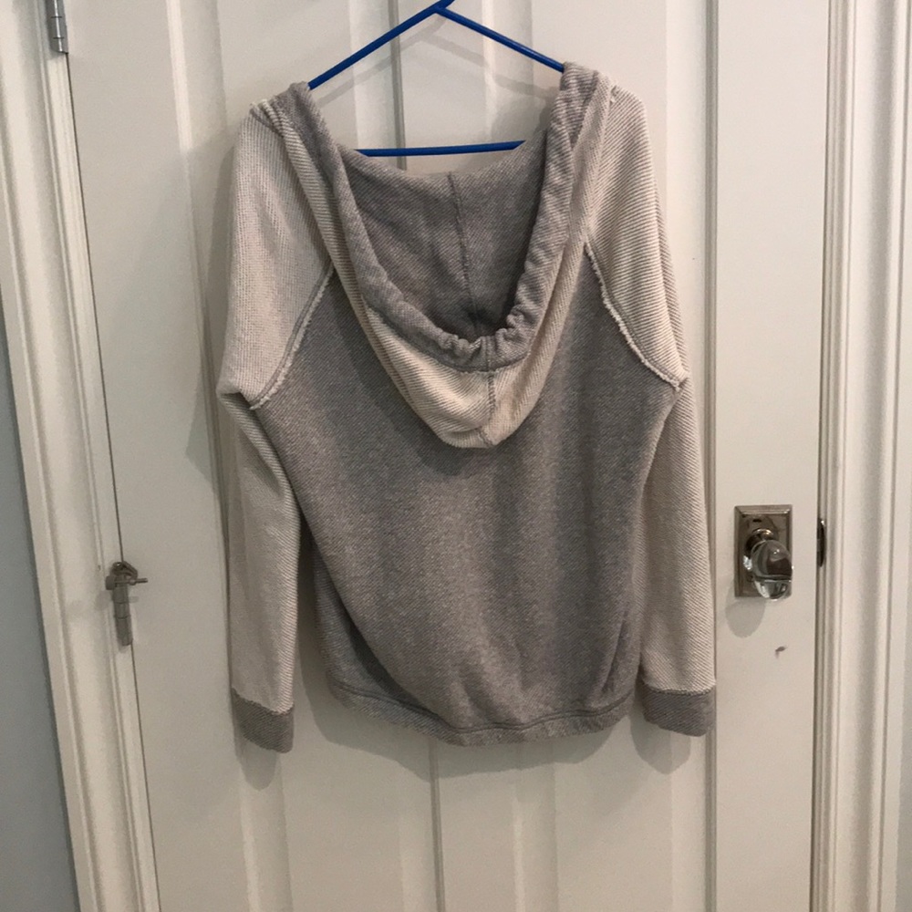 pullover - Picture 2 of 2